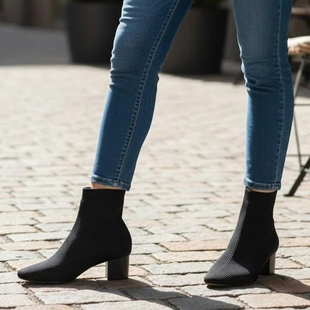 NWOT Joie 'Neely' Rib Knit Block Heel Pull On Ankle Boots in BLACK Size 9.5